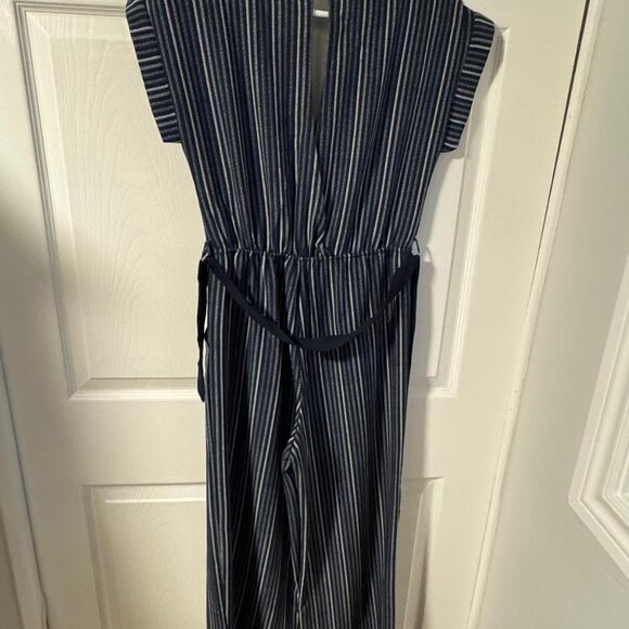 Jumpsuit - Picture 3 of 4